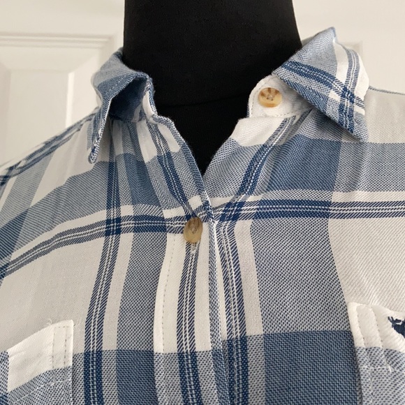 ABERCROMBIE & FITCH BUTTON DOWN SIZE S - Picture 3 of 7